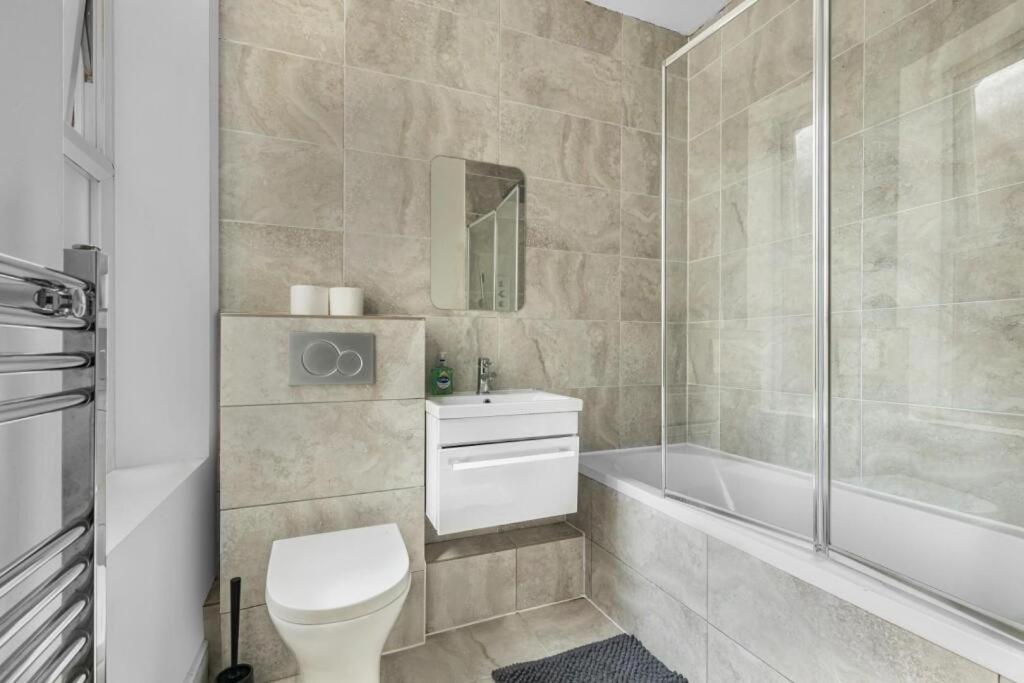 Brilliant 2 Bed Apartment - Spacious, Central & Well-Connected London Eksteriør bilde